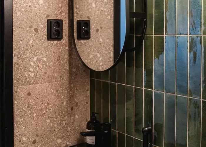 Vaakko - And By Uhanda 3*